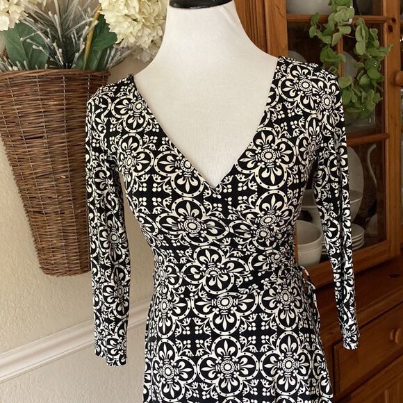London Time Black/White Wrap Style Dress Size 6 - Picture 2 of 13